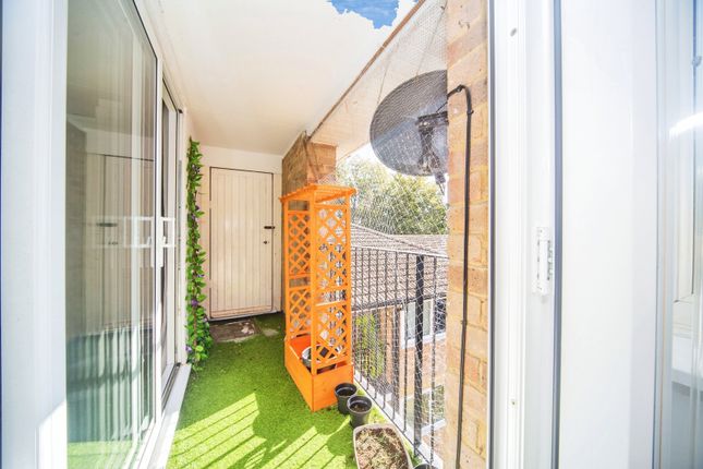 Flat 4, Farringdon Court,, Northlands Drive, Hampshire photo 4