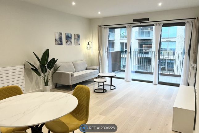 Thumbnail Flat to rent in Royal Crest Avenue, London