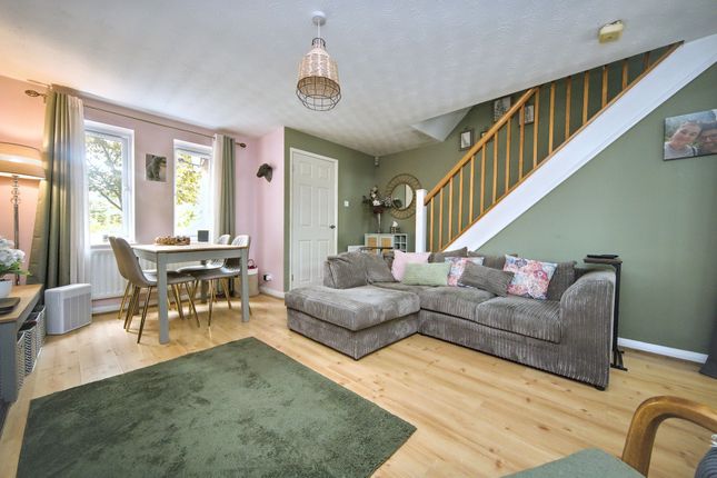2a Alder Lee Close, Wigan photo 2