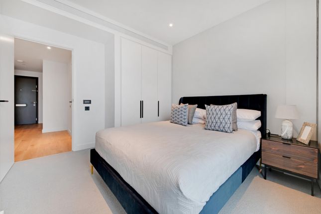 Flat to rent in Electric Boulevard, London SW11.