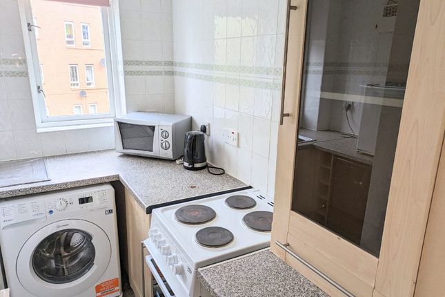 Flat to rent in St Vincent Street, Charing Cross, Glasgow