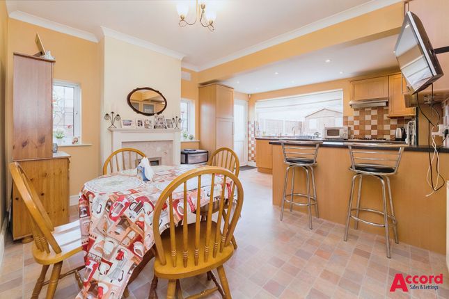 20 Clyde Way, Romford photo 2