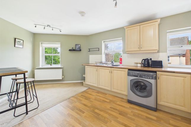 26, Twyver Place, Gloucester photo 2