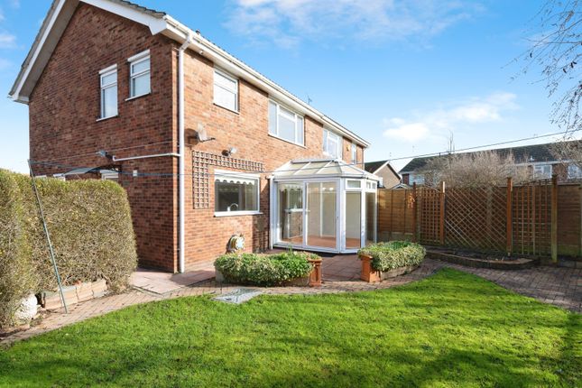 21, Raphael Drive, Southend-on-Sea photo 4