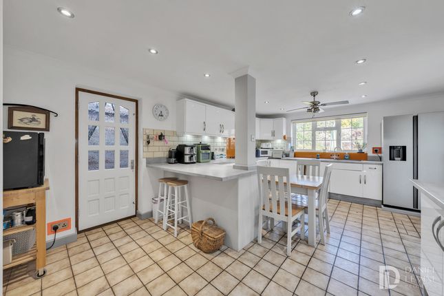 7, Orchard Close, Radlett photo 4