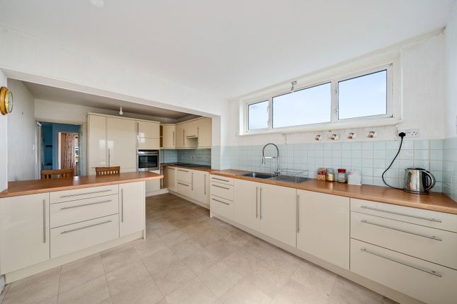 37, Fernheath Way, Joydens Wood photo 4