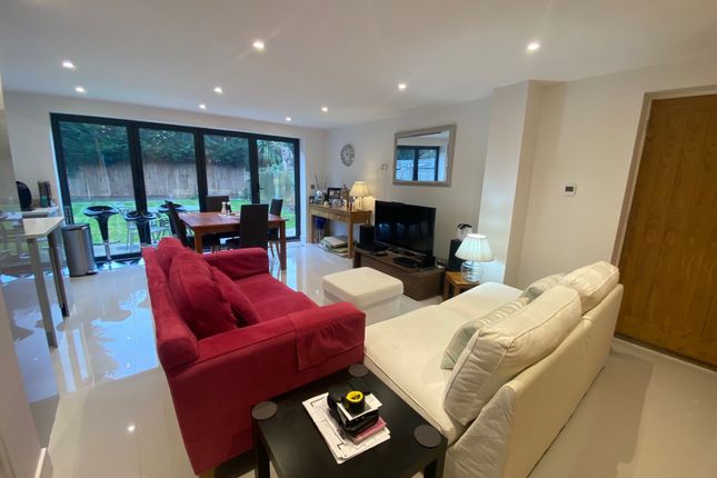 31, Jubilee Avenue, Ascot photo 2