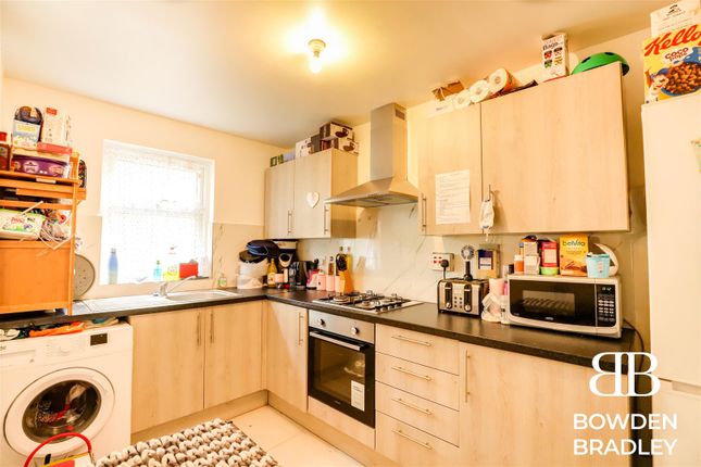 Flat for sale in Mulberry Way, Ilford
