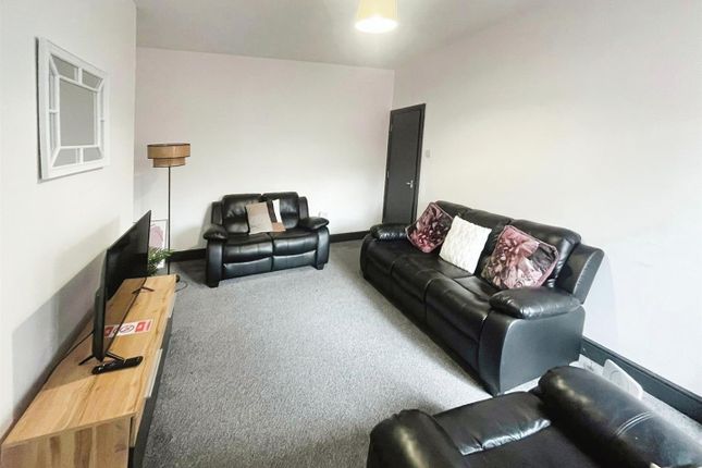 Flat to rent in Stanhope Road, South Shields
