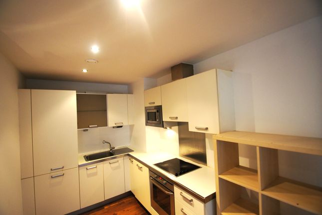 Flat to rent in Clowes Street, Salford