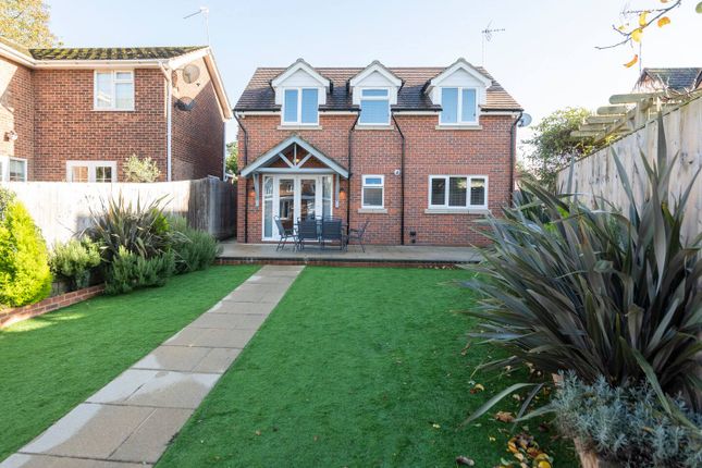Detached house to rent in Old Bath Road, Charvil, Reading, Berkshire