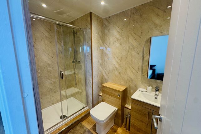 5/1, 112, Lancefield Quay, Glasgow, Scotland photo 3