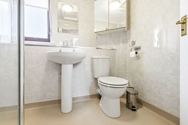2, Carters Place, Irvine photo 4