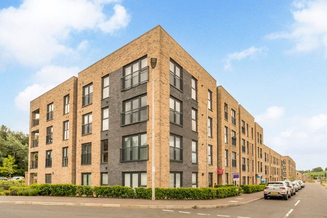 Thumbnail Flat for sale in 7/7 Goldcrest Place, Cammo, Edinburgh