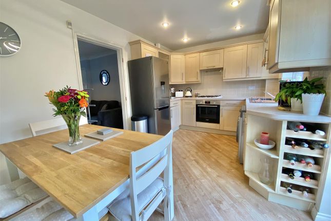5, Heron View, Glossop photo 2