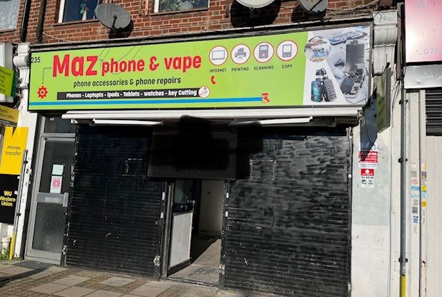 Retail premises to let in Deansbrook Road, Edgware