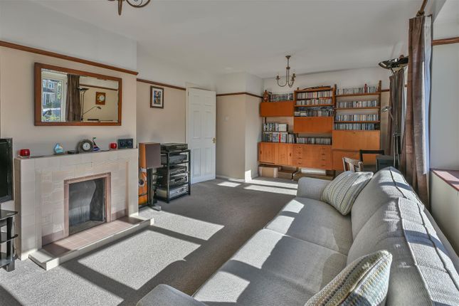 28, Bardeswell Close, Brentwood photo 2