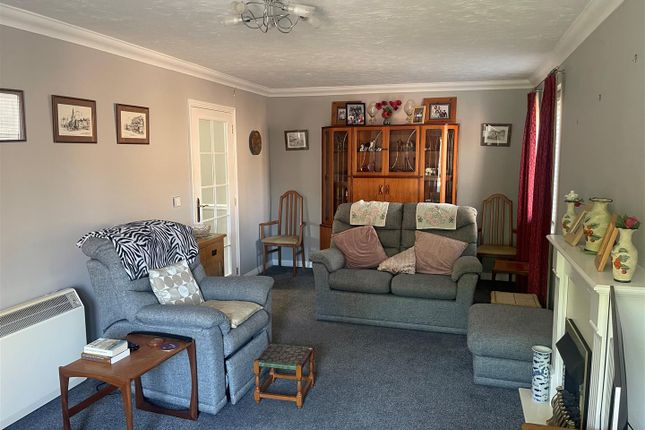 6, Castle Lodge, Chippenham photo 4