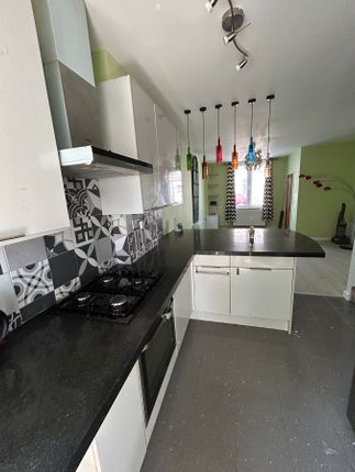 21, Mortimer Road, Cardiff photo 4