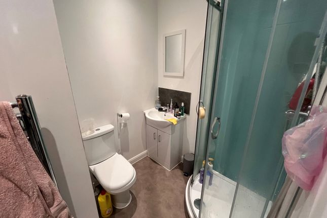 Room 1, Flat 2, 14, St. Marys Street, Truro photo 3