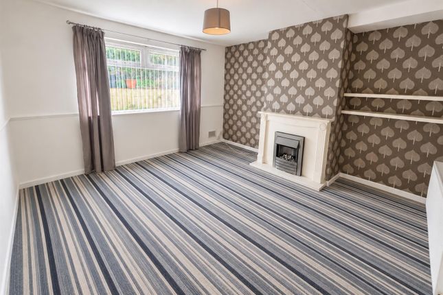 31, Northwood Crescent, Bradford photo 2