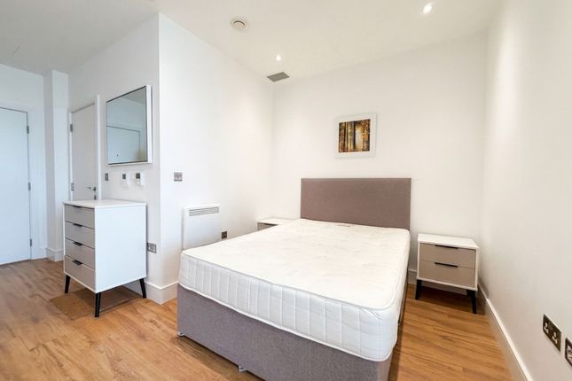 237 Westgate House West Gate, London photo 5