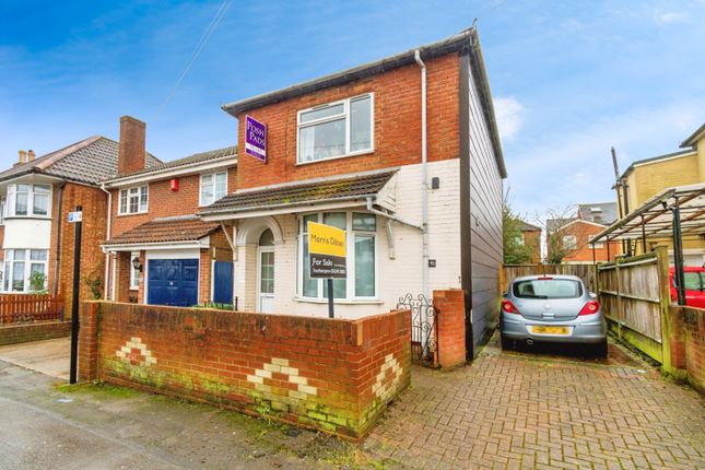 End terrace house for sale in Padwell Road, Southampton, Hampshire