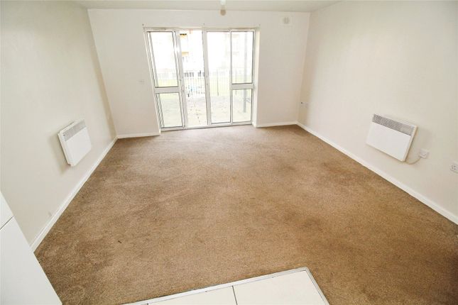 Thumbnail Flat for sale in Palgrave Road, Bedford, Bedfordshire