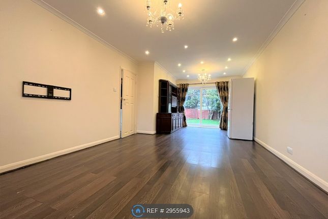 Ickenham Road, Ruislip photo 2