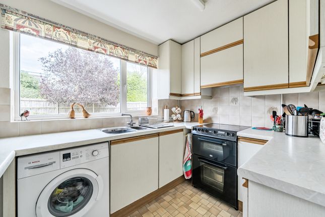 6, Heathfield Close, Henley-on-Thames photo 2