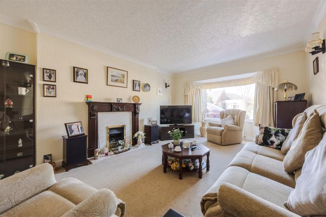 4, Dolman Crescent, Scunthorpe photo 3