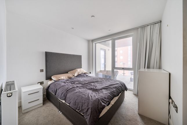 Apartment 502 Alexandra Wharf, 1, Maritime Walk, Southampton photo 4
