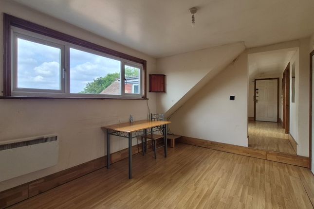Flat 13, 23-25 Biscot Road, Luton photo 2