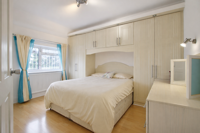 29, Pembroke Road, Greenford photo 5