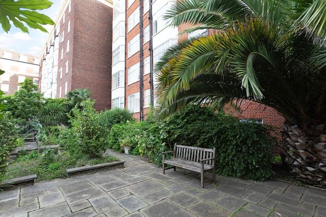 Flat for sale in St Mary Abbots Court, Warwick Gardens, Kensington