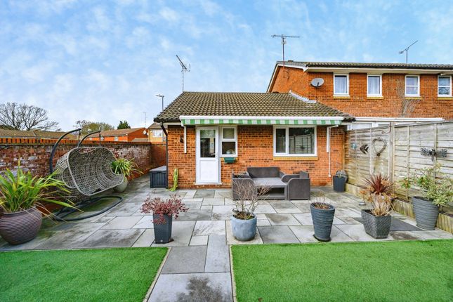 14, Penda Close, Bedfordshire photo 2