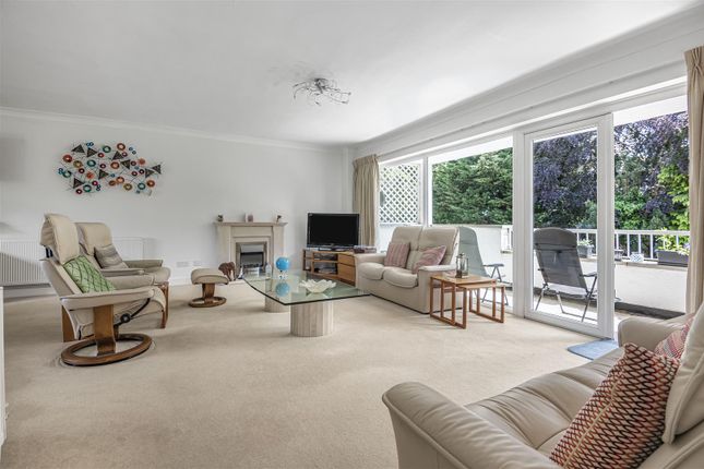 11, Darnhills, Radlett photo 3