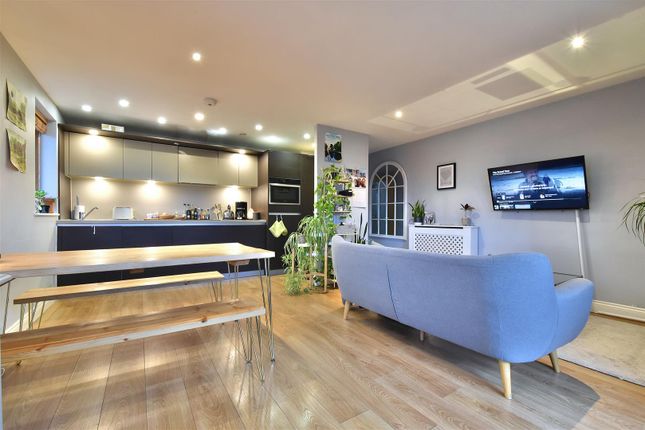 Thumbnail Flat for sale in Findlay House, Trevithick Way, London