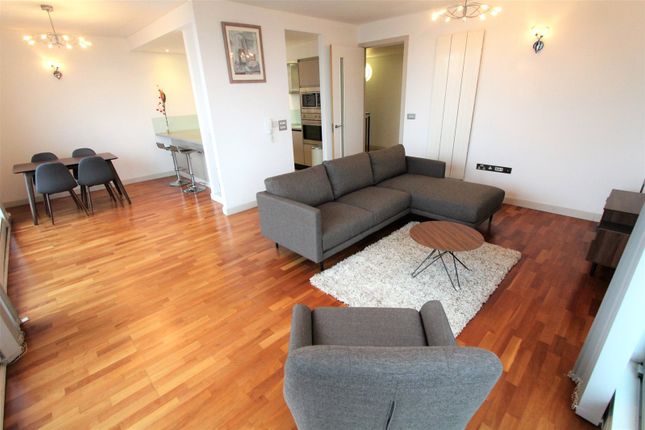 Flat to rent in Leftbank, Manchester