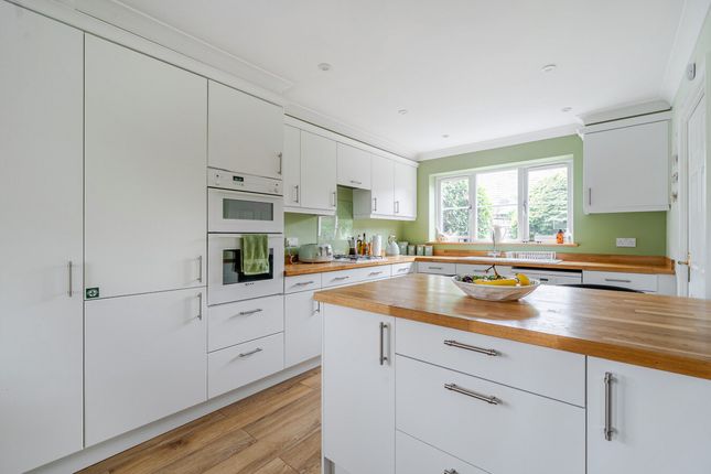 24, Luxford Way, Billingshurst photo 3