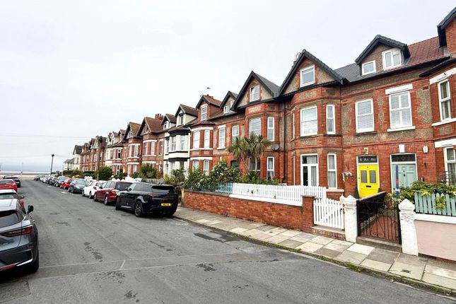 2-bed flat on 8A,, Shrewsbury Road, Wirral, £1,650/mo