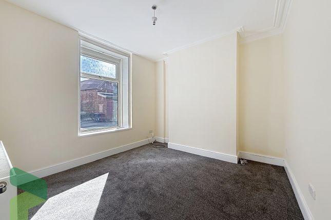 50, Hollins Grove Street, Darwen photo 2