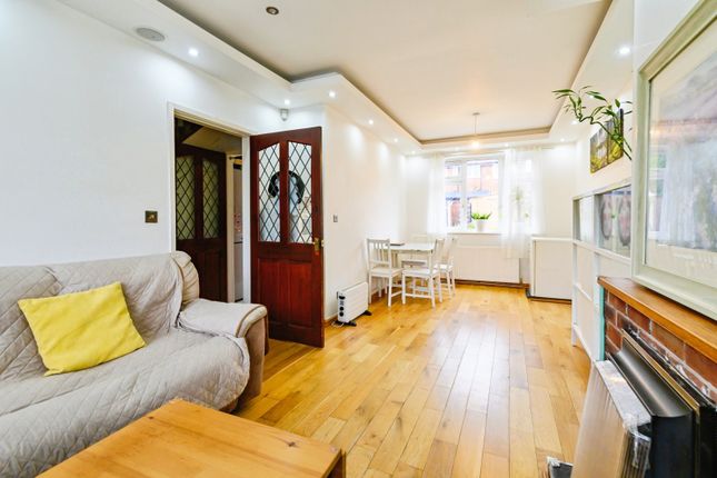 15, Rydal Grove, Bolton photo 2