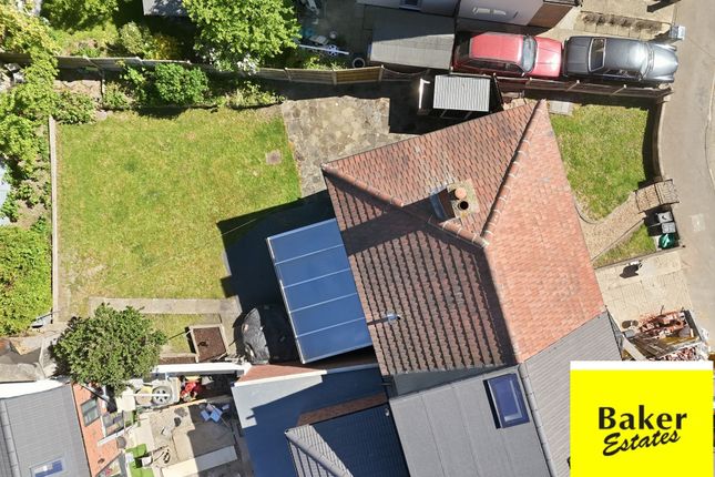 10, Burrow Green, Chigwell photo 2