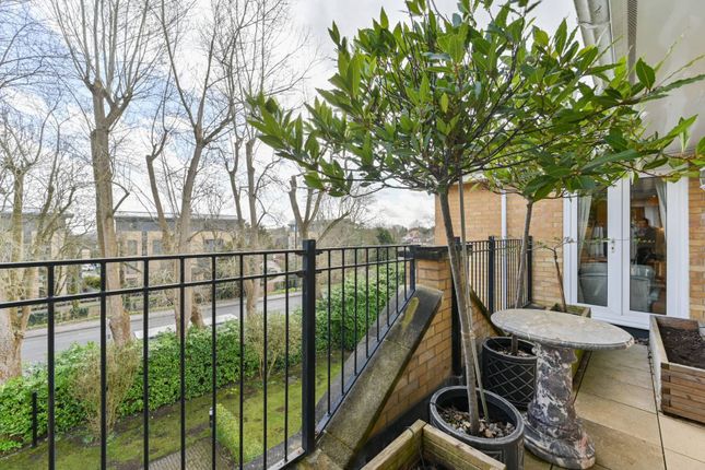 Thumbnail Flat for sale in Uxbridge Road, Stanmore