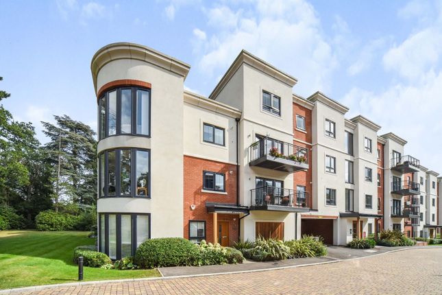 Flat for sale in London Road, Bracknell