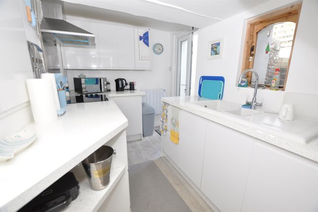 Green Dragon Cottage, King Street, Carmarthen photo 4