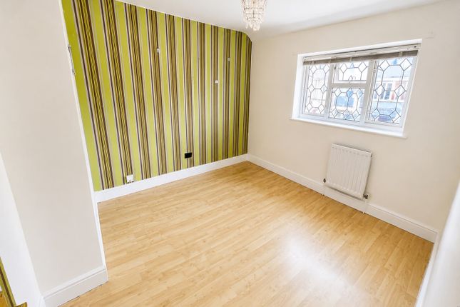 41, Alwen Grove, South Ockendon photo 2
