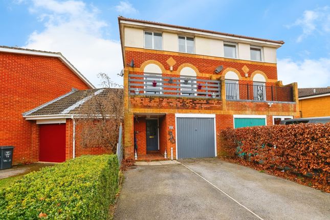 Thumbnail Town house for sale in Willow Drive, Devizes