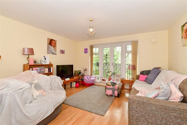 Thumbnail Flat for sale in Woodfield Road, Crawley, West Sussex